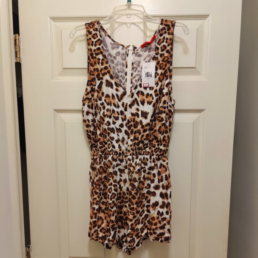 Guess leopard print sleeveless romper - v-neck - NWT - Size Small